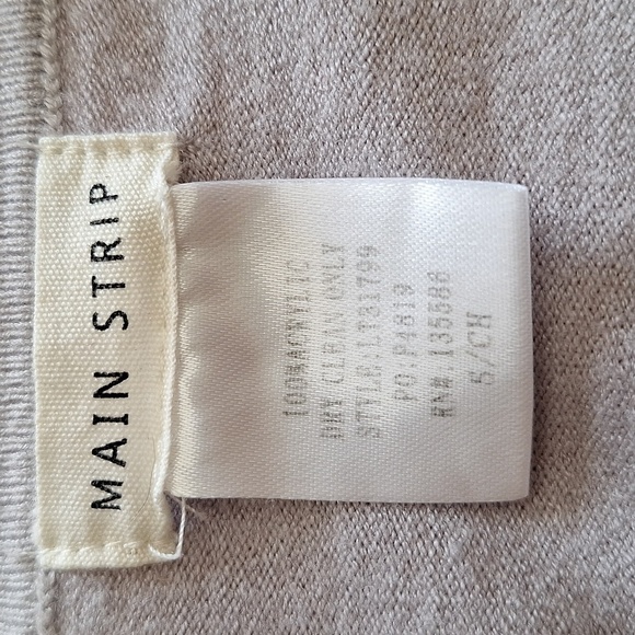 Main Strip High Low V Neck Sweater - Picture 10 of 15